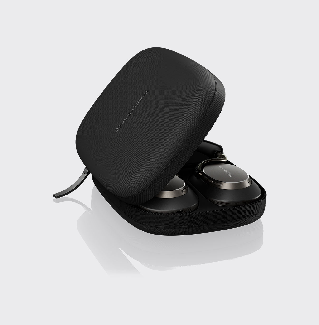 Bowers & Wilkins PX8 S2