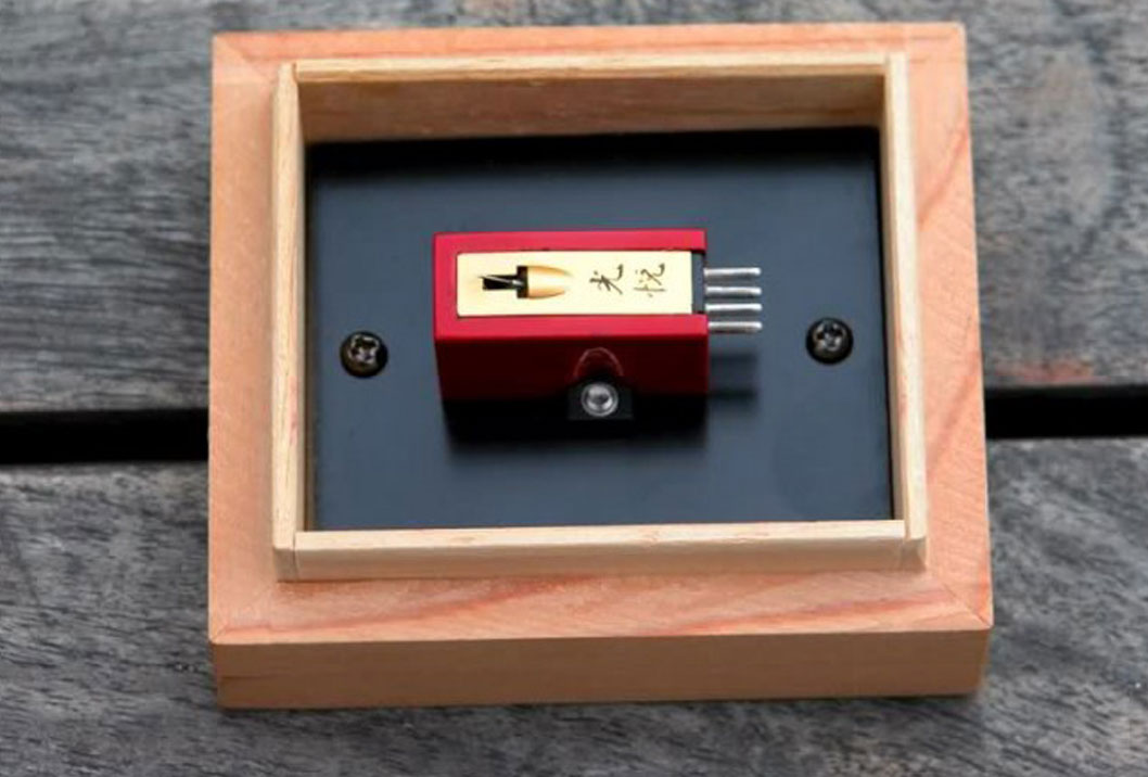 Koetsu Urushi Vermilion